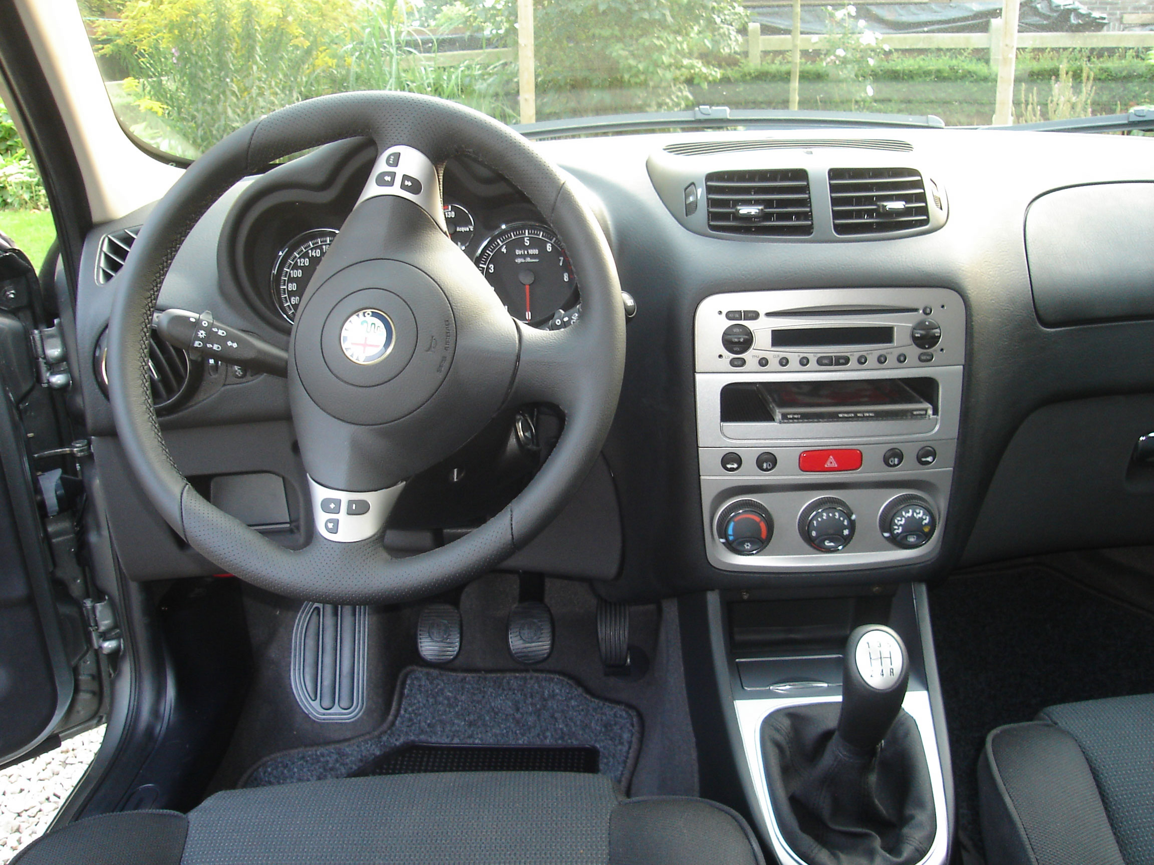 Alfa Romeo 147: 1 фото