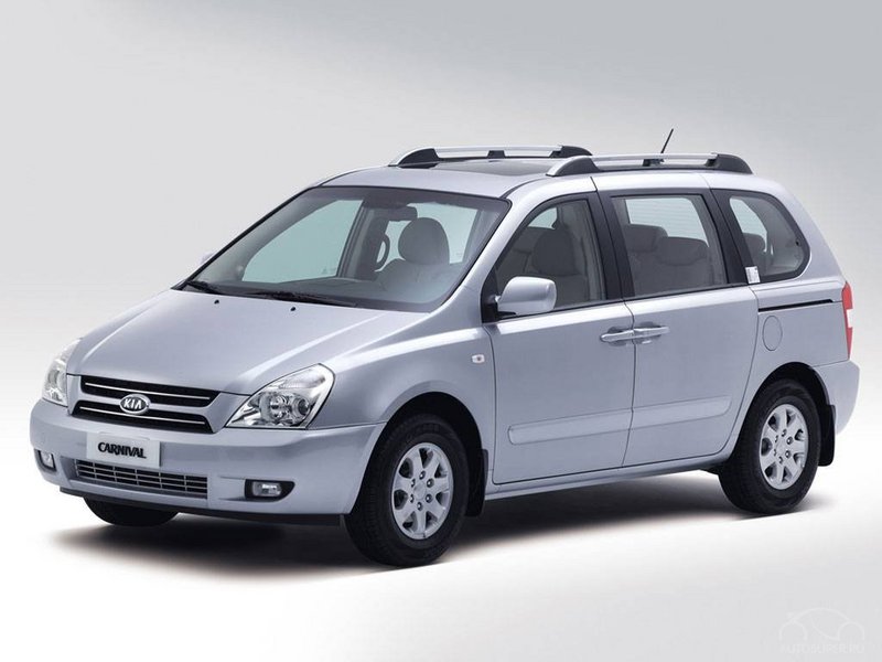 Kia Carnival: 10 фото