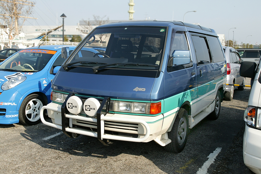 Nissan Vanette: 3 фото