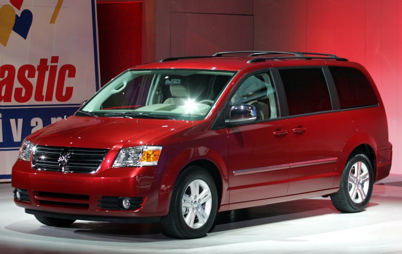 Dodge Caravan: 3 фото