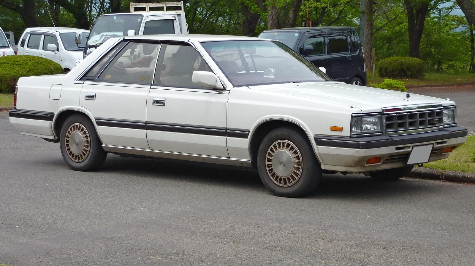 Nissan Laurel C32: 3 фото