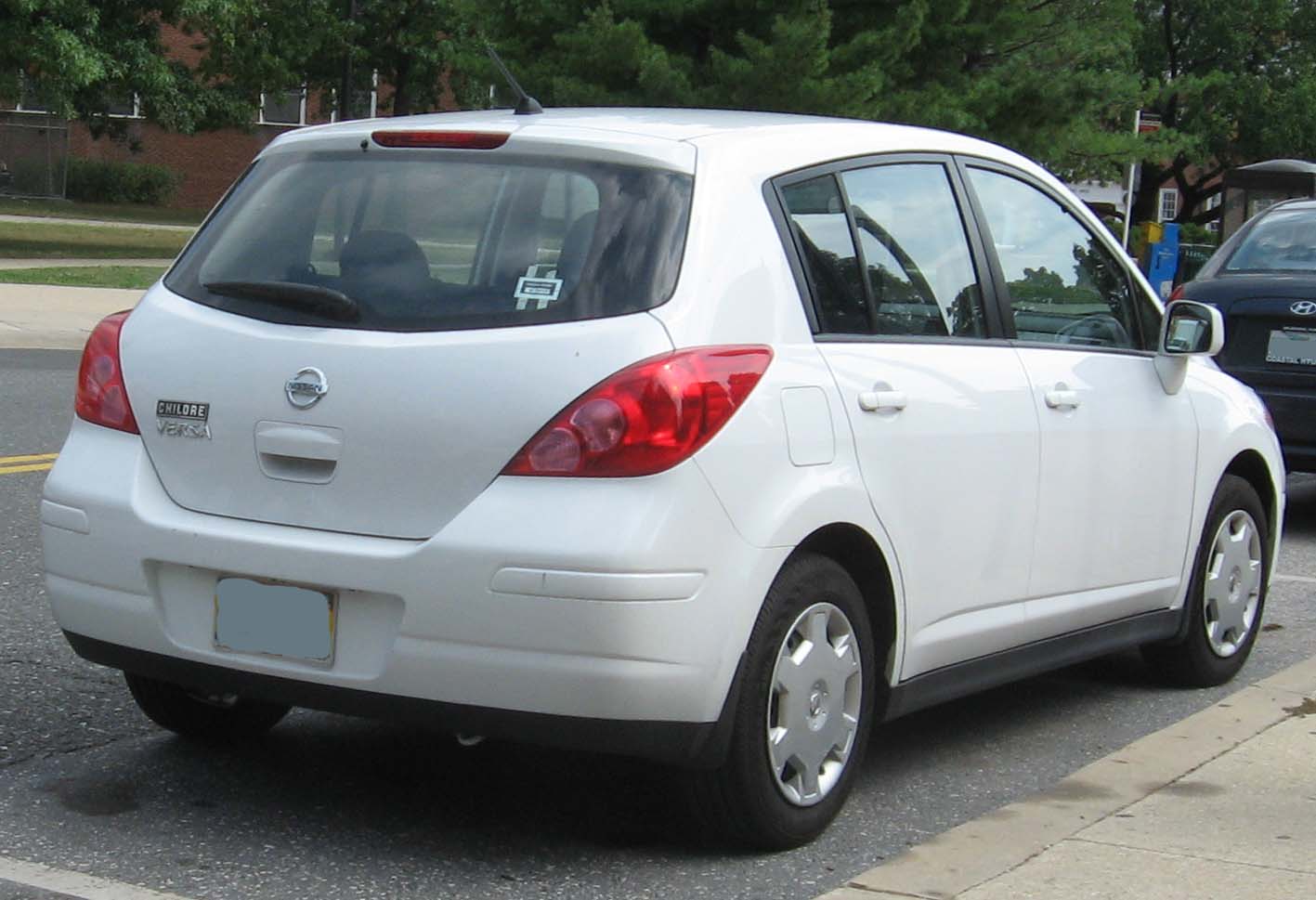 Nissan Versa: 2 фото