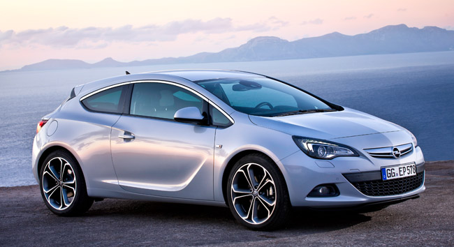 Opel Astra GTC: 2 фото