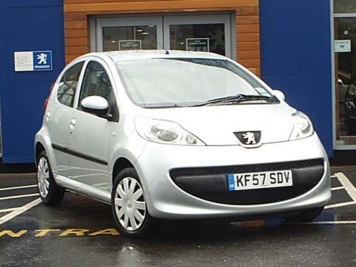 Peugeot 107 5dr: 8 фото