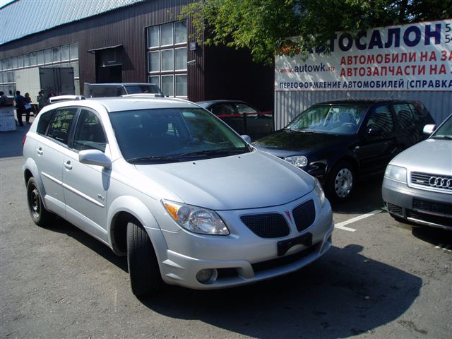 Pontiac Vibe: 9 фото