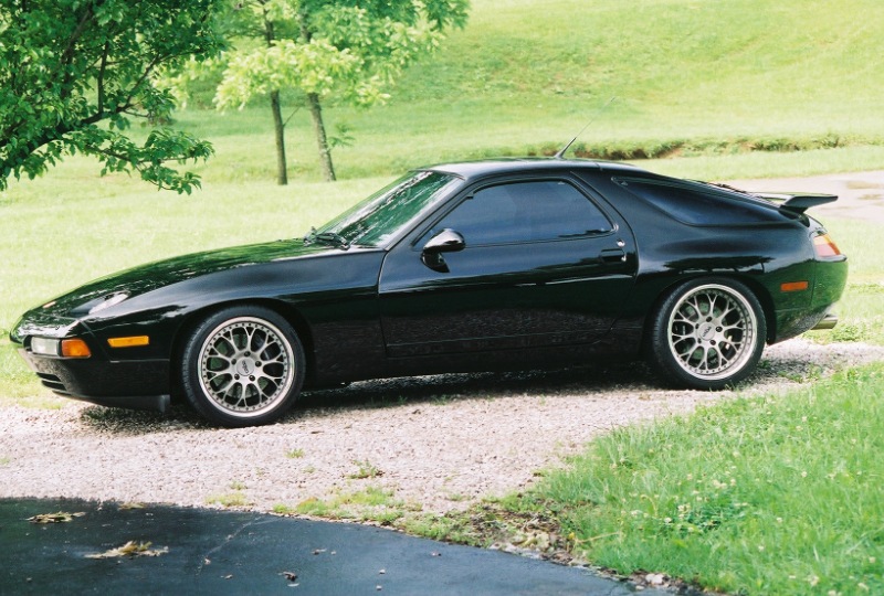 Porsche 928