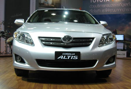 Toyota Altis: 2 фото