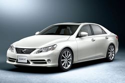 Toyota Mark X: 2 фото